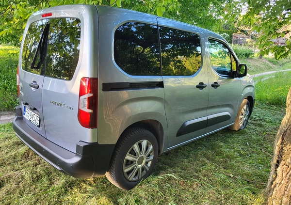 Toyota Proace City Verso cena 53900 przebieg: 225000, rok produkcji 2020 z Rzeszów małe 211